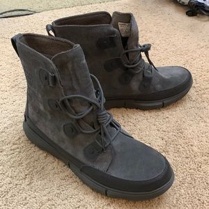 NWOT Sorel explorer men’s boots black dark grey